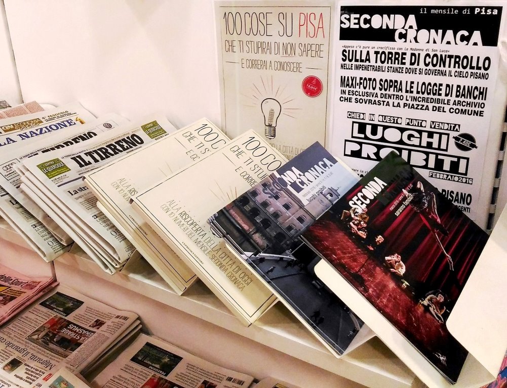 secondacronaca's tweet photo. Da oggi #secondacronaca in vendita anche presso l'aeroporto di Pisa. https://t.co/ISfzz4NgnW