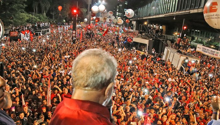 PTnaCamara's tweet photo. Rui Falcão: Contra o golpe, petista não foge à luta #EstoucomLula https://t.co/ECCkoEbZBy https://t.co/sZoVeUkiCX