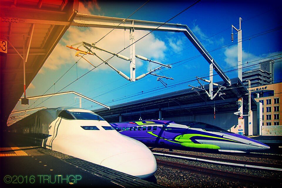 truthgp's tweet photo. 今日の #JR700 #JR500 コラボ🚄 やはり影の位置が微妙💦 #500typeEVA https://t.co/eSiji6YQ0p