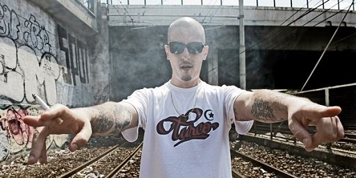 lacasadelrap's tweet photo. Il Turco - "Senza Santi" online il nuovo video https://t.co/48IGUBitkm https://t.co/NQPikYvjpU