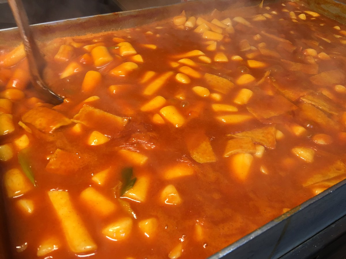 actorjooon's tweet image. 뱀파이어탐정 2차 분식차 서폿중...인기만점 왕새우튀김 불티나게 나가는중입니다