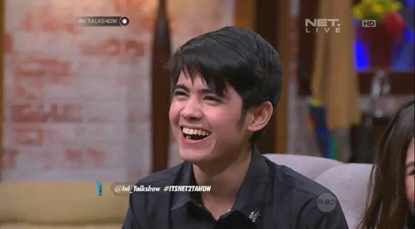 fatmawatii97's tweet photo. Bahagia itu ketika liat dia ketawa lepas ky gini,,,bahagia terus ya boy @alysyarief 😘 #AliandoAtHutIniTalkShow https://t.co/JZFTxn6iaX