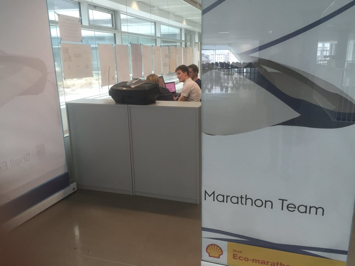 AarhusUni's tweet photo. Holdet bag AU's bidrag til Eco-Marathon knokler lige nu for at køre endnu længere på literen https://t.co/obQ49eNk0v https://t.co/kDzFzgMZYg