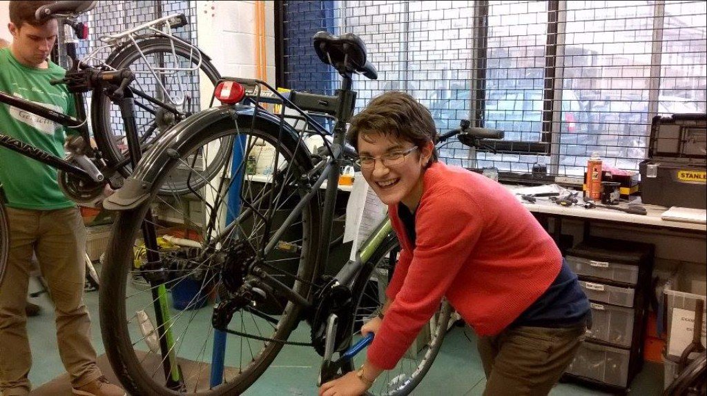 UTravelActive's tweet photo. The Bike Hub @UniversityLeeds will close at 4pm today for 4 weeks. Make sure you visit us before then! @UoL_Sus https://t.co/MuUBqTeAzA