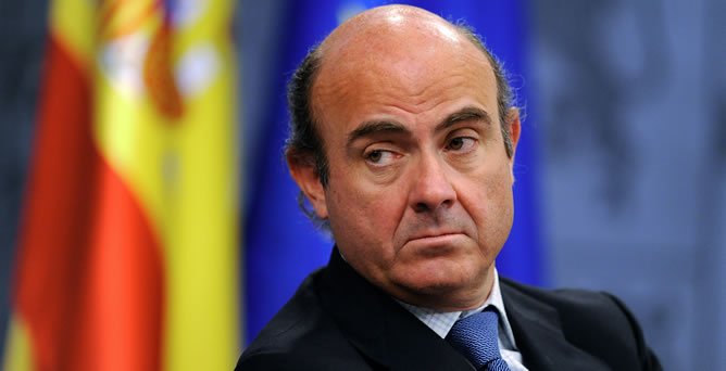 RadioMariaSpain's tweet photo. El grupo parlamentario socialista pide la comparecencia de Luis de Guindos para informar del #ProgramaDeEstabilidad https://t.co/vR9JfxsKUn