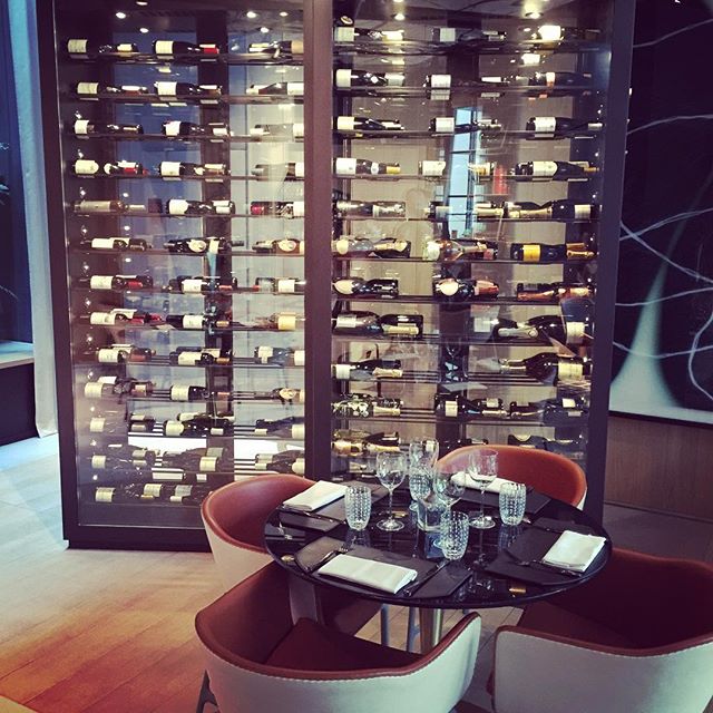 LaurentDelporte's tweet photo. Hotel 5 Codet in Paris : The restaurant and The bar. Nice place .... #le5codet #5codet #hotellife #hotels… https://t.co/aB023w9677