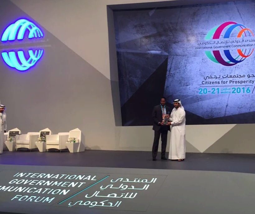 Sharjahnews's tweet photo. سلطان بن أحمد القاسمي، يكرم المشاركين في اليوم الثاني من المنتدى الدولي للإتصال الحكومي.
#igcf2016 https://t.co/j8ZcNIXiFu