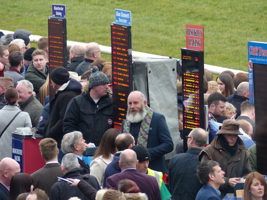 WeightmanPR's tweet photo. A terrific #MGN2016 @UttoxeterRaces. Next big event there is the Live Music Raceday, May 14, with The Human League https://t.co/vchpZLhfUu