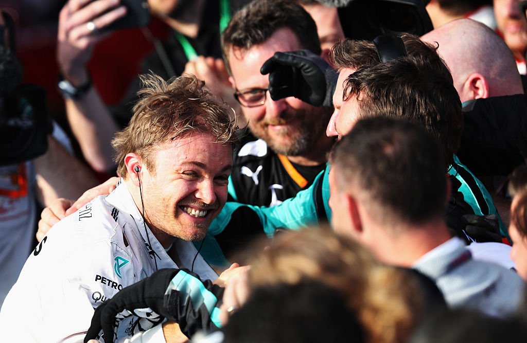 Rosberg beats Hamilton and a 'bonkers' crash. Listen to the Australian Grand Prix review: https://t.co/gkGvPaBlDA 