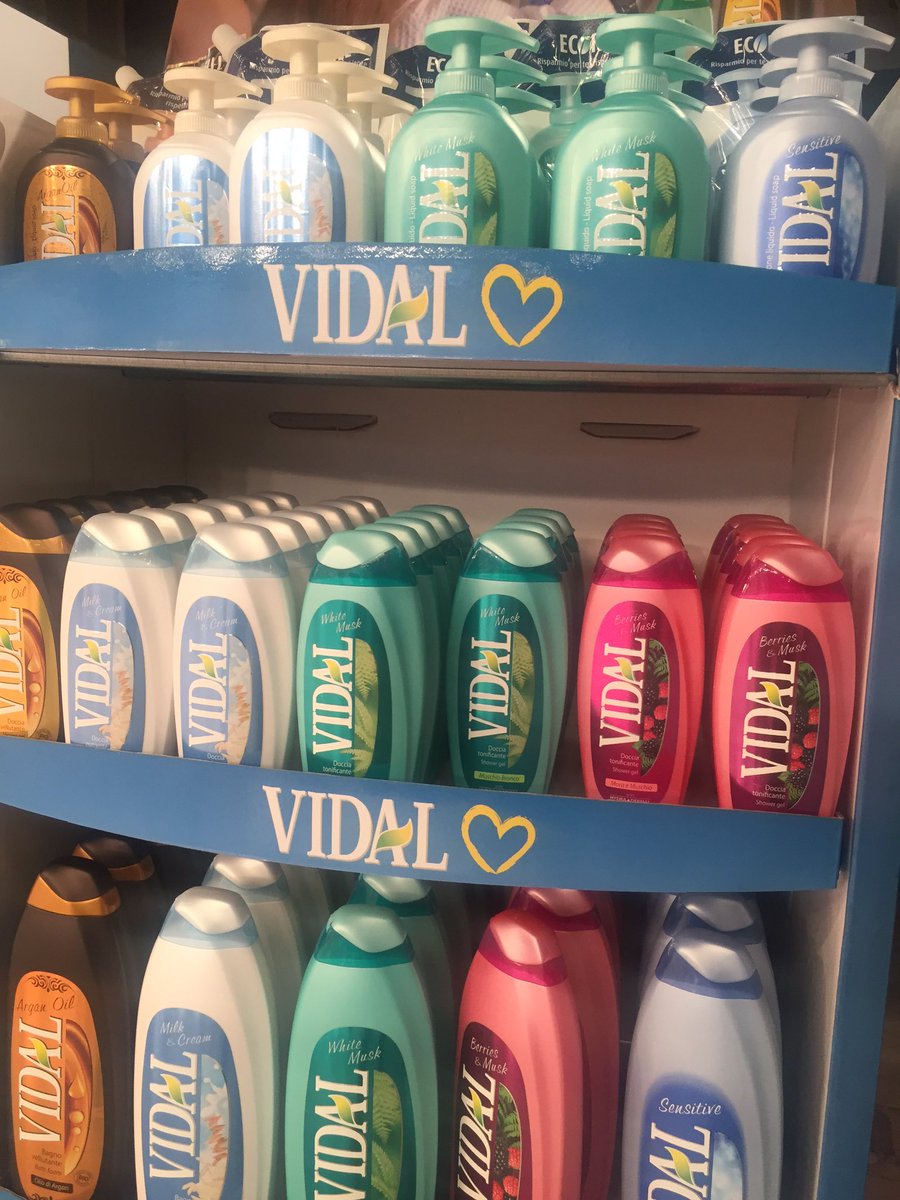 fayskorda's tweet image. 7 τυχερες κορίτσια μου τελικα💖 
Κάντε retweet κ κερδίστε από ένα ολοκληρωμένο σετ💖