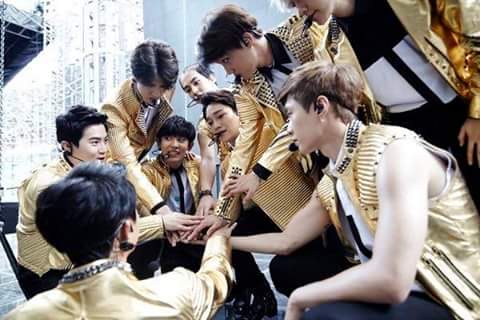 nnewuii's tweet image. #2The EXOluXion ปิดฉากลงแล้ว
44รอบ
25เมือง
10ประเทศ ขอบคุณ EXO&amp;amp;EXO-L ที่ทำให้มีความทรงจำดีๆ ❤
Cr.@EXO_HBK