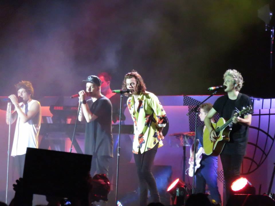 SpinnrPH's tweet image. Here&apos;s a major throwback from one of our favorite concerts last year! RT if you miss #Spinnr1D as much as we do!