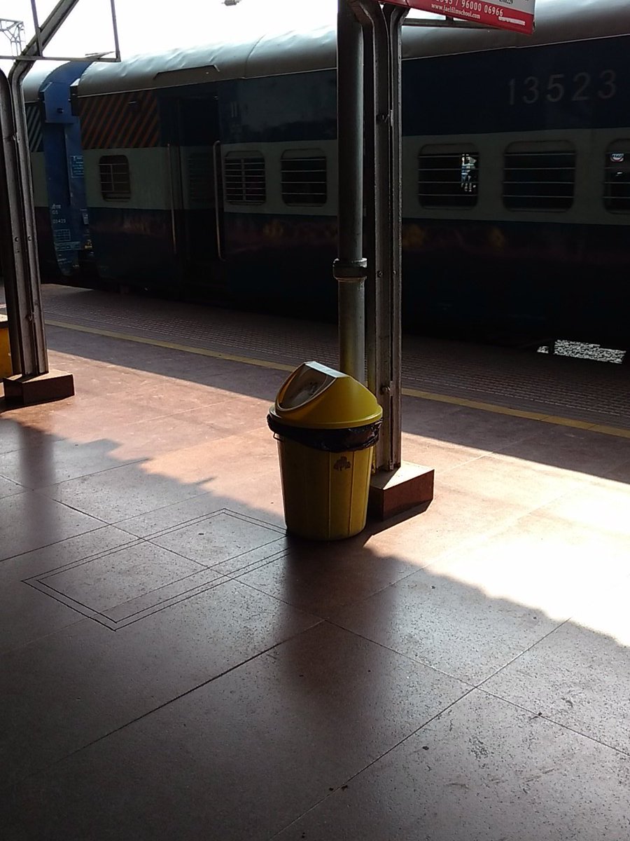 shenoyman's tweet photo. @RailMinIndia @sureshpprabhu  Awesome to see sincere efforts to help execute Swach Bharat.. An Indian railways fan https://t.co/qz7YLUy9pN