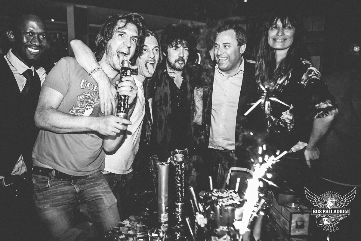 Bon anniversaire <a href="/BusPalladiumoff/">Le Bus Palladium</a> /Merci à <a href="/yarolpoupaud/">Yarol Poupaud</a> &amp;Caroline de Maigret pr leur soutien&amp;amitié depuis le début