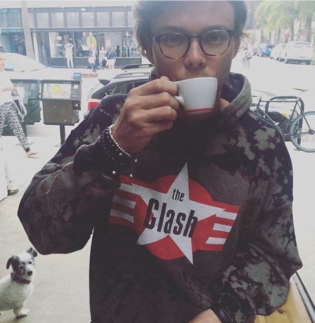 petition for ash to make this his profile picture !!!!!