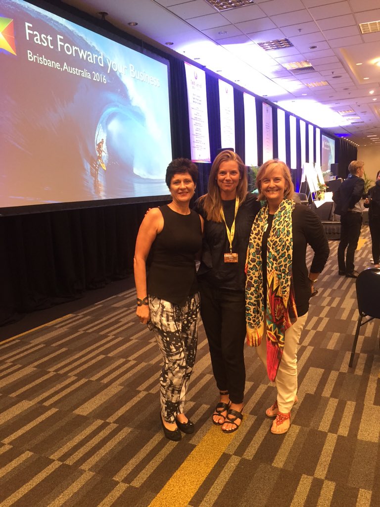 alison_lalieu's tweet image. Always love spending time with our coaches! #UBalancer #FFYB2016 #rogerjameshamilton