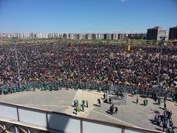 SiYaR12's tweet photo. Siz katliamlarla Kürt Halkını Sindirebileceğini mi Zan Ettiniz ?
Diriliş Bayramı #Newroz 
#NewrozPirozbe https://t.co/dp9WoqOfsI