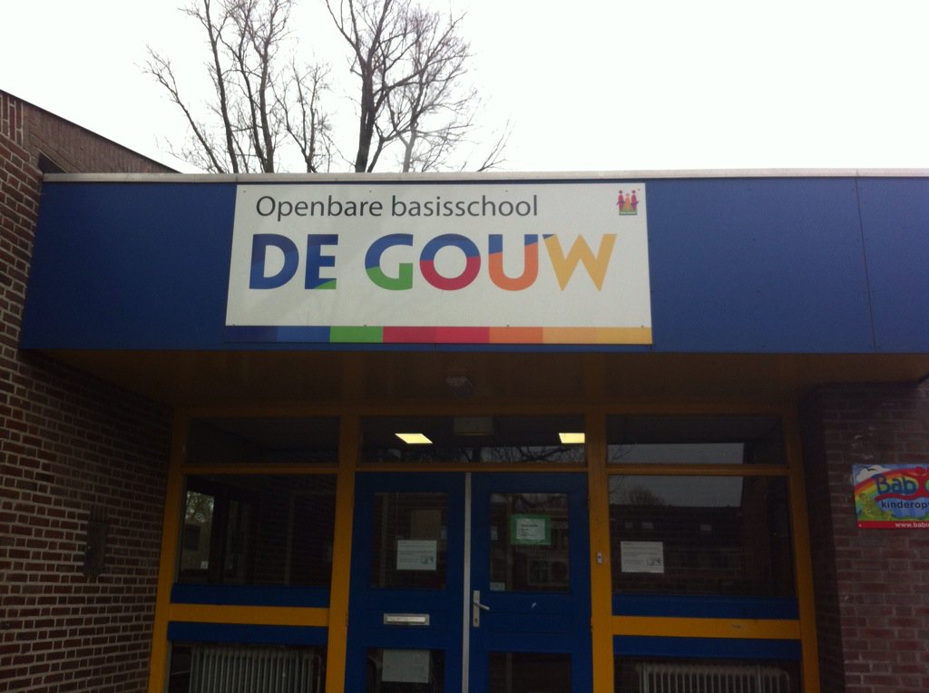 WM_DavidKooi's tweet image. @obsDeGouw adopteert vanaf april een deel vd wijk #papierprikken. En: in juni juli maken leerlingen het Alarmsoepje!