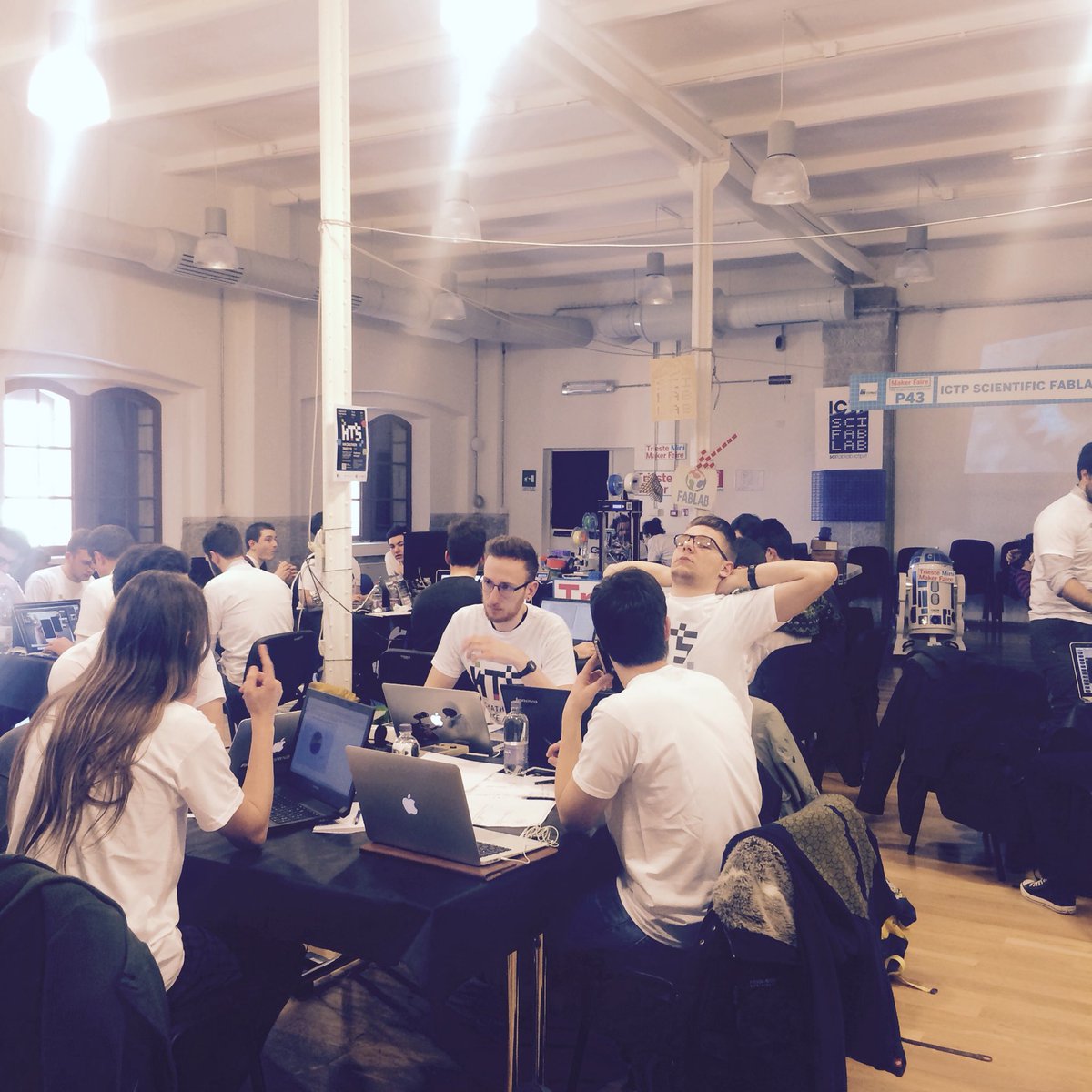 PortodiTrieste's tweet photo. Convivenza tra porto e città è importante @HackathonTS Prossimo anno lavoriamo anche sul tema della #SmartPortCity? https://t.co/xJuTA0jSWQ