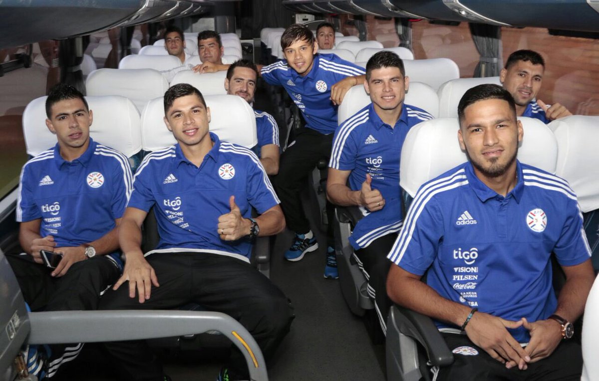 Albirroja's tweet photo. #Albirroja ⚪️🔴 ¡Los Albirrojos ya están camino al aeropuerto! #VamosParaguay🇵🇾💪🏼 https://t.co/LjZKt9BLdD