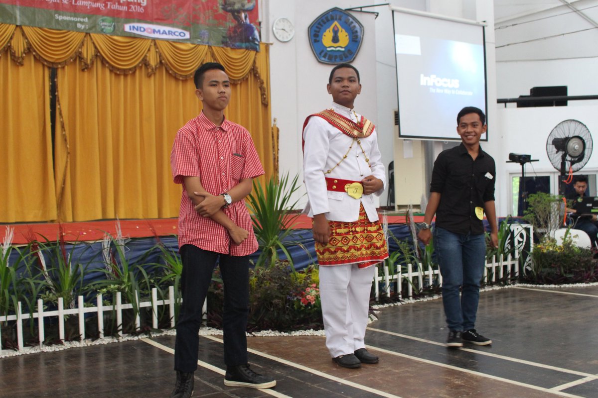 UKMBSPolinela's tweet photo. Congrast Juara Solo Song Putra FSDB 2016
Juara 1 Farid Ramadhan 
Juara 2 Dika saputra 
Juara 3 Rafi Ridho https://t.co/YsP9J45wxQ