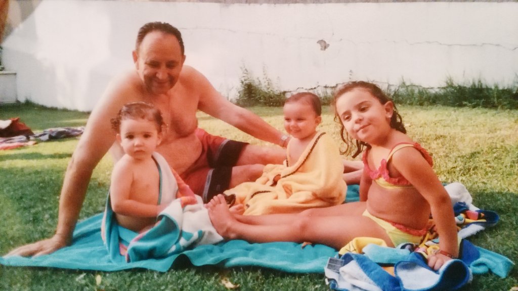 juliiaa_1111's tweet photo. Bueno abuelo todo dicho, te quiero muchisiimo y se que desde allí arriba me vas a cuidar  😢😢😢 https://t.co/dxXEpSIVKw
