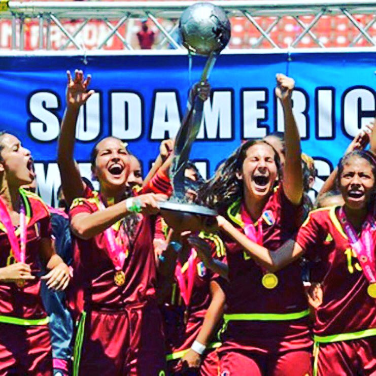 delgadomaite's tweet photo. 👏🏻👏🏻👏🏻👏🏻👏🏻👏🏻👏🏻 #Sub17Fem Felicidades !!!! Es lo que sucede cuando se trabaja en equipo ! Son Orgullo Venezolano https://t.co/nyoUBeYuzU