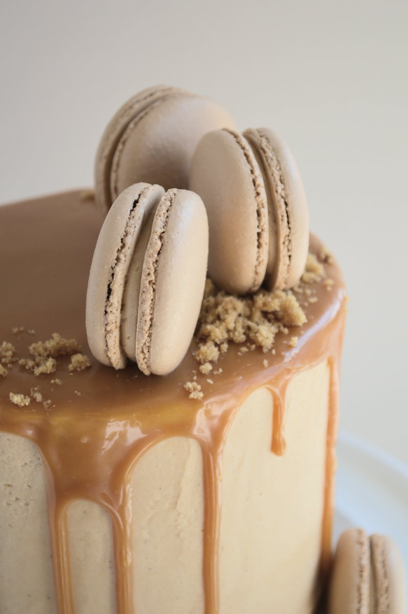 PrettyFancyCake's tweet image. Another cake that left the studio this weekend..Salted caramel drippy cake! Happy Birthday Amy! x