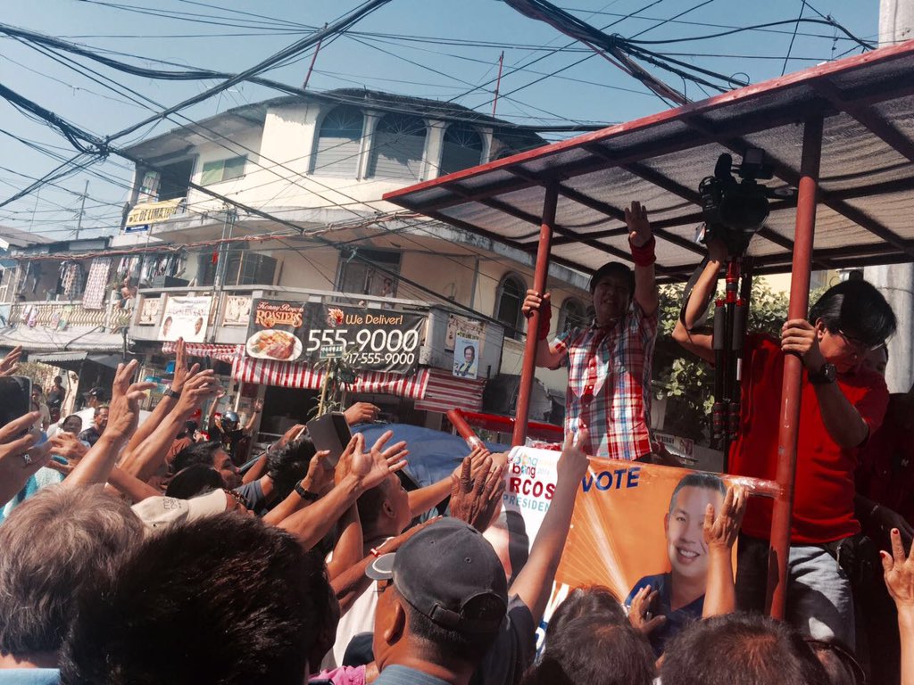bongbongmarcos's tweet photo. NOW: @bongbongmarcos' Unity Caravan goes around Makati City 😊✌🏼️ #BBM4VP #TayoAngBukas https://t.co/HlviZknu0g