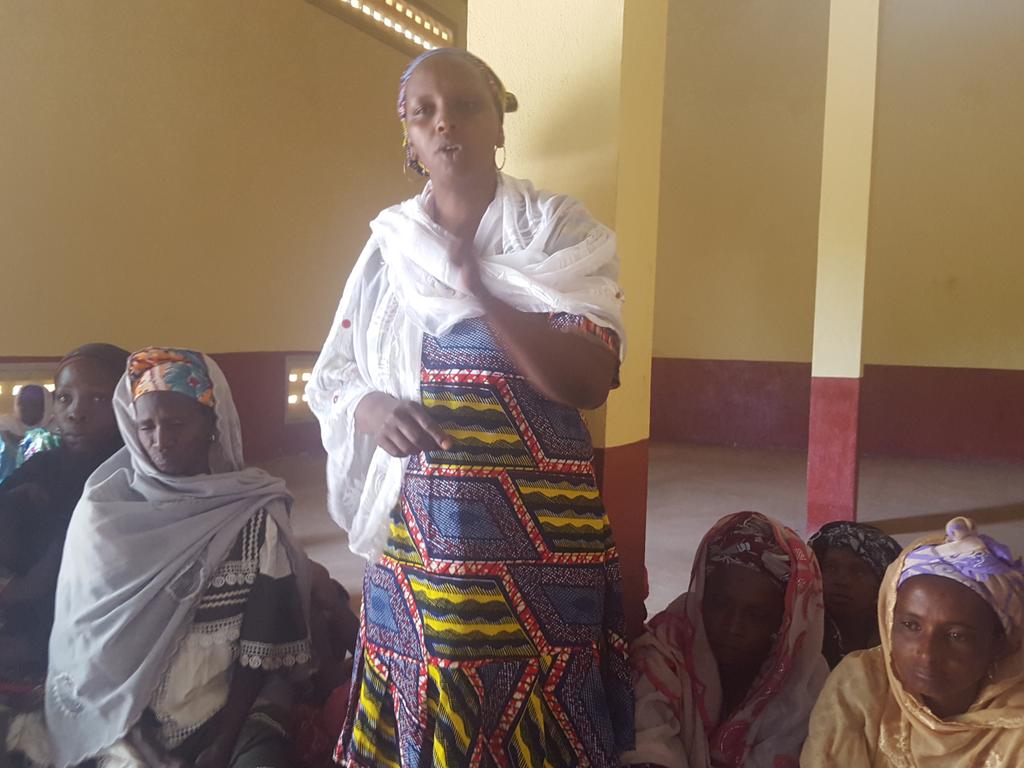 IbrahimaANiang's tweet photo. A Hiinde ds le Fouta Djalon les femmes agricultrices aux mains de commercants verreux vendent a perte@ablogui https://t.co/tDzbvN9GOE
