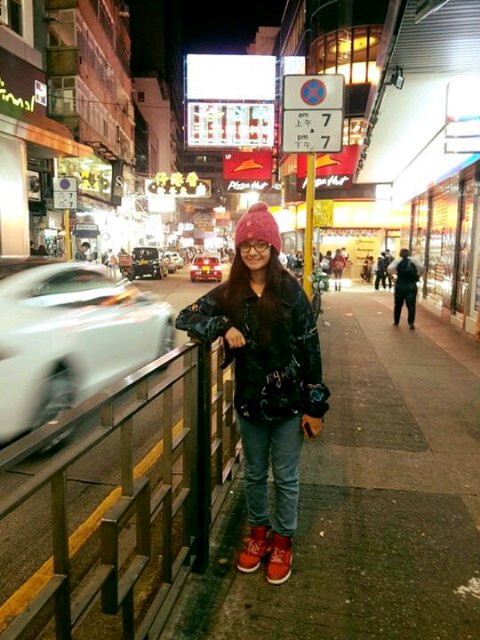Good night <a href="/anushkasen_04/">Anushka Sen</a>  hopefully tomorrow is a good day for you and your family #night #oldmemory  #hongkong ♡