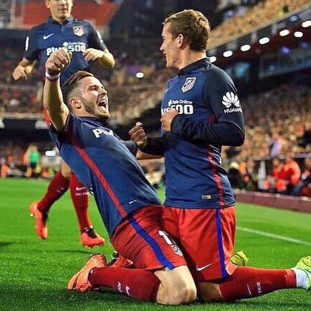 saulniguez's tweet photo. Felicidades hermano! @AntoGriezmann ! Desearte siempre lo mejor!  Eres un grande dentro y fuera del campo!! ⚽️⚽️🏧 https://t.co/jHjKUkFGJU