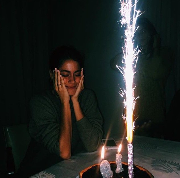 mundotkmcom's tweet photo. ¡Feliz cumple! @TiniStoessel cumple 19 y sus fans lo festejaron en las redes https://t.co/mTI8xVFqIN https://t.co/XwsGprCPYn