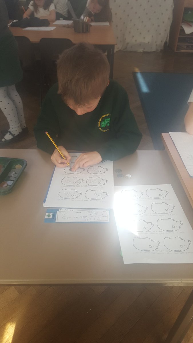 Year2BWPS's tweet photo. We are working really hard with money today! #maths #money #learning #curriculum https://t.co/vZbo5IJuqP