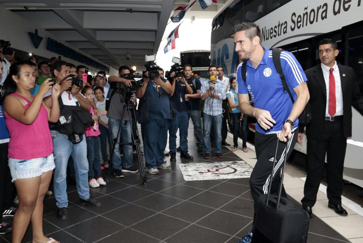 Albirroja's tweet photo. 📷 #Albirroja Postales del viaje 🛫 de la Selección a Ecuador #Eliminatorias #AlbirrojaSiempre ⚪️🔴 #VamosParaguay🇵🇾 https://t.co/9lBb9ErSzQ
