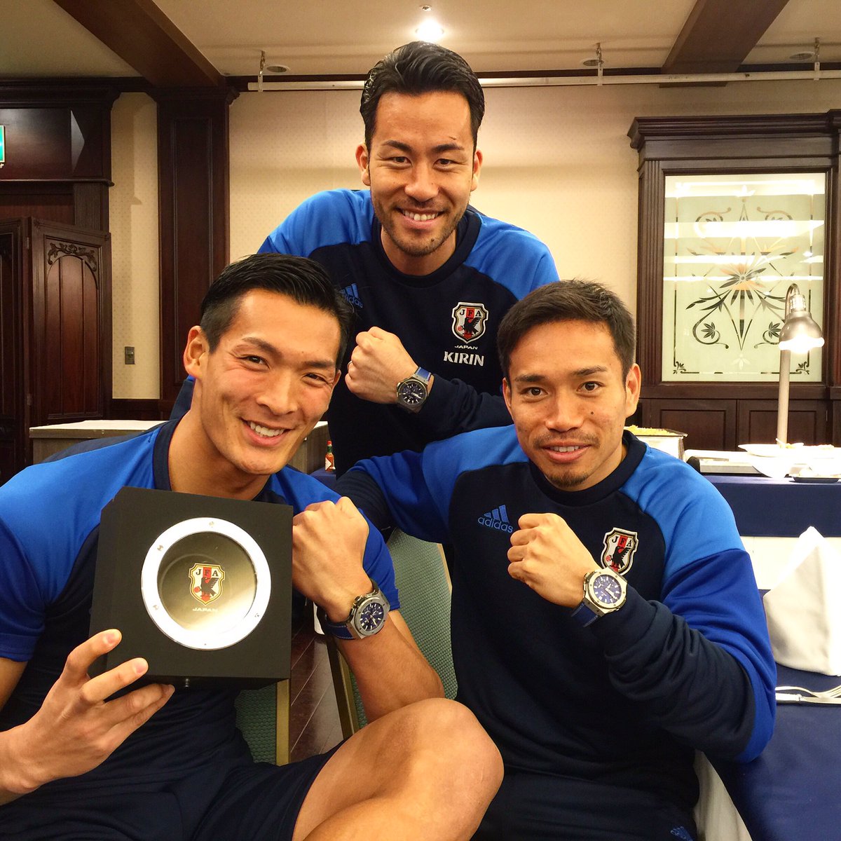 槙野智章 この度hublotさんから代表モデルの選手特別使用の時計を頂きました ありがとうございます T Co Xteo6uvm1w