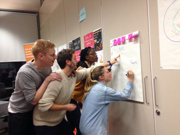 thinkDIF_'s tweet photo. . @mariale_moreno describes the hack_dif #hackathon experience #hackdif @CranfieldUni https://t.co/FPDq2XcLA1 https://t.co/v24PPGqGkZ