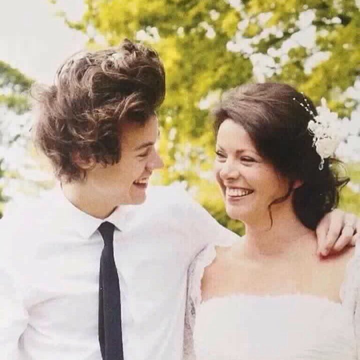 Ditectioners4's tweet photo. #respectstylesfamily #loveanne #sorryanne #sorryharry #happymothersdayanne #hopeyouforgiveus !! All the love❤️❤️ https://t.co/thdVz0VhZi
