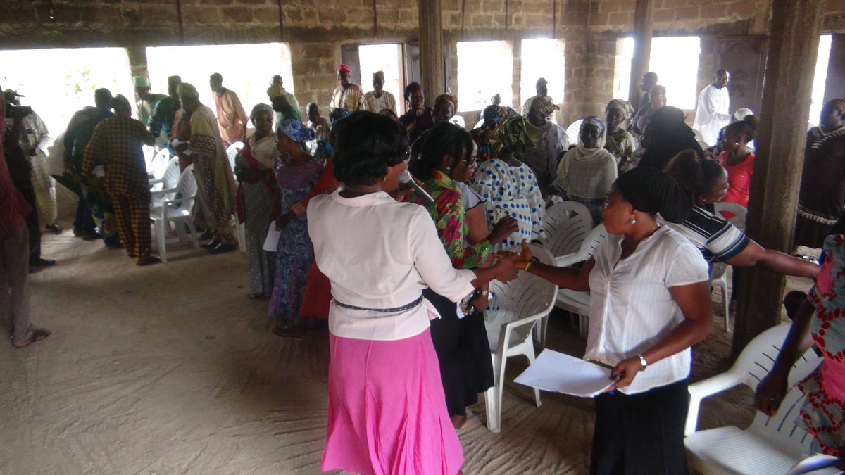 Community engagement &amp; sensitization prog for women on waste mgt issues @celerainbow #ibadanflood intervention site.