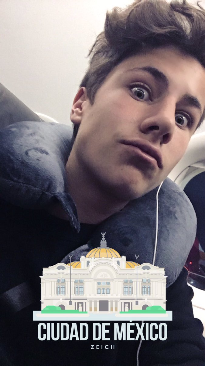 JuanpaZurita's tweet photo. Hola Mexico precioso, te extrañe 🙈 https://t.co/coA5WKO56m