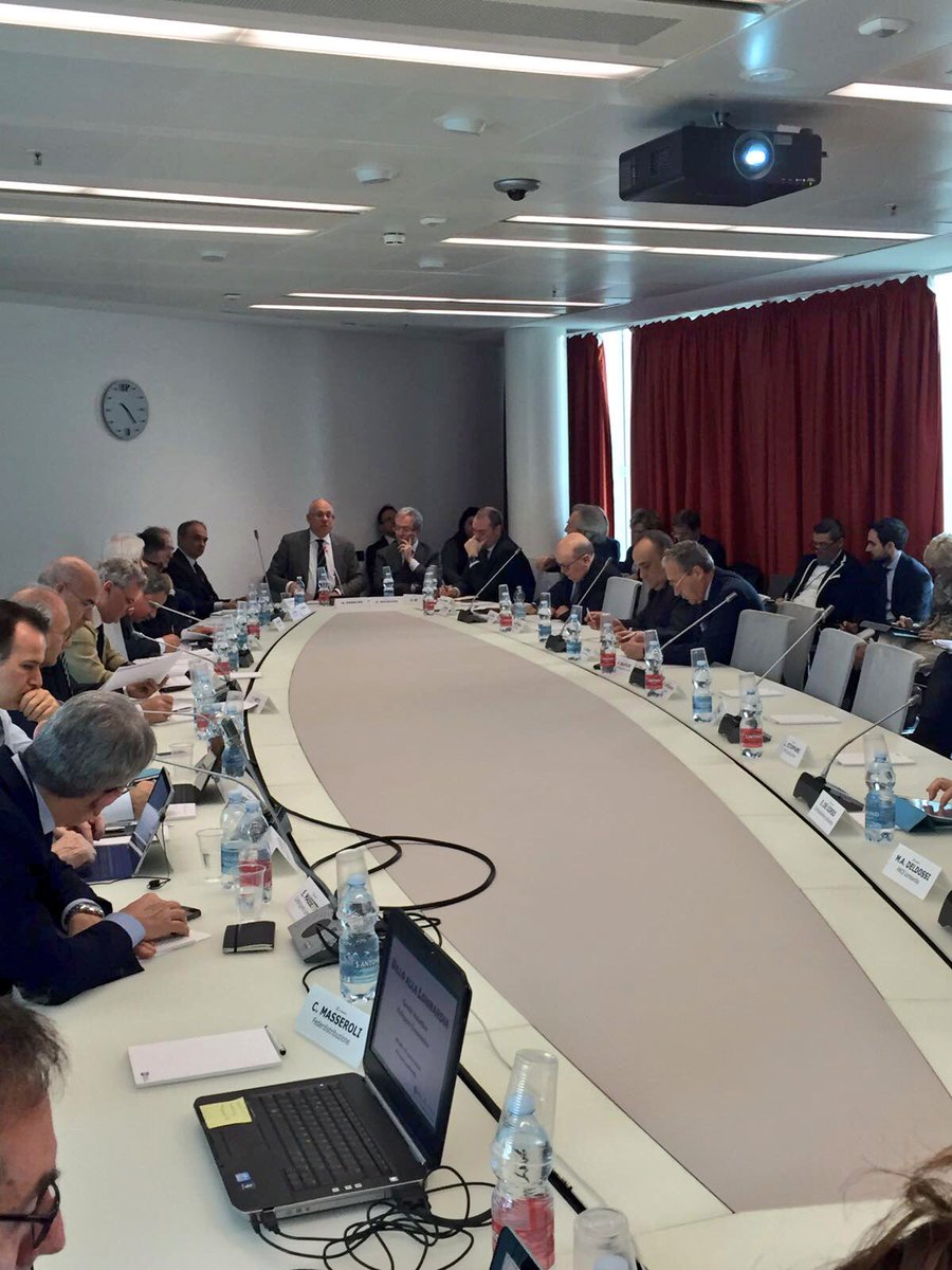 mauro_parolini's tweet photo. #DilloallaLombardia da tavolo #sviluppoeconomico tante conferme di buon governo e spunti interessanti su nuove sfide https://t.co/2IFDgEIFtO