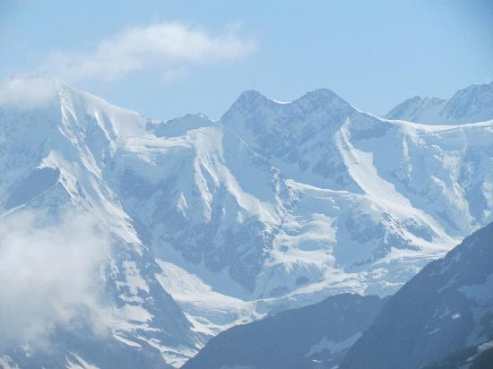 """I see many places in india but beauty of himachal is one of the best in india""