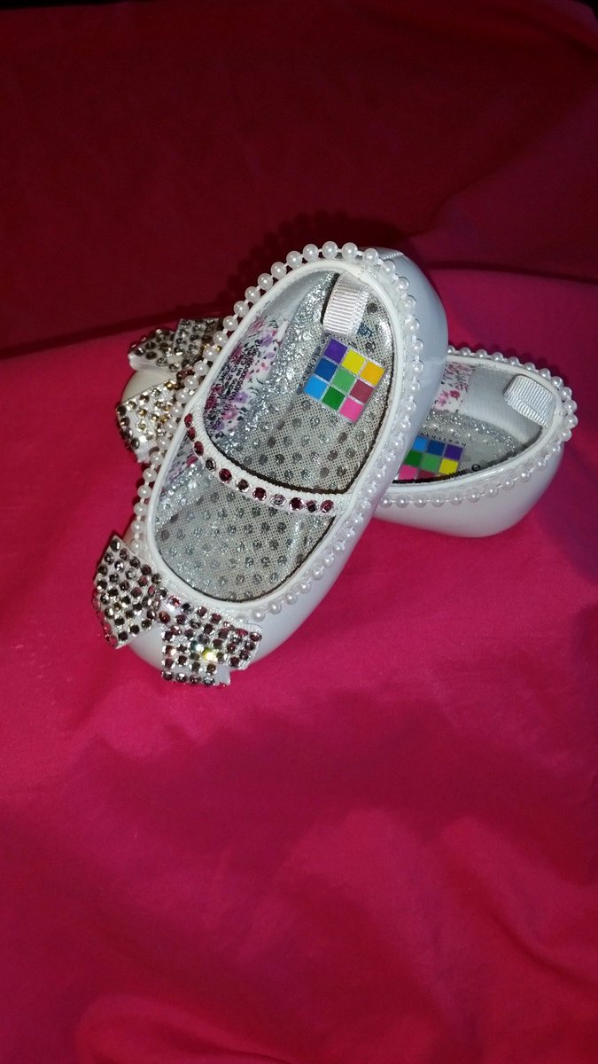 Here is a shot of my listing, but if you go and check it out there are more photos!!!!