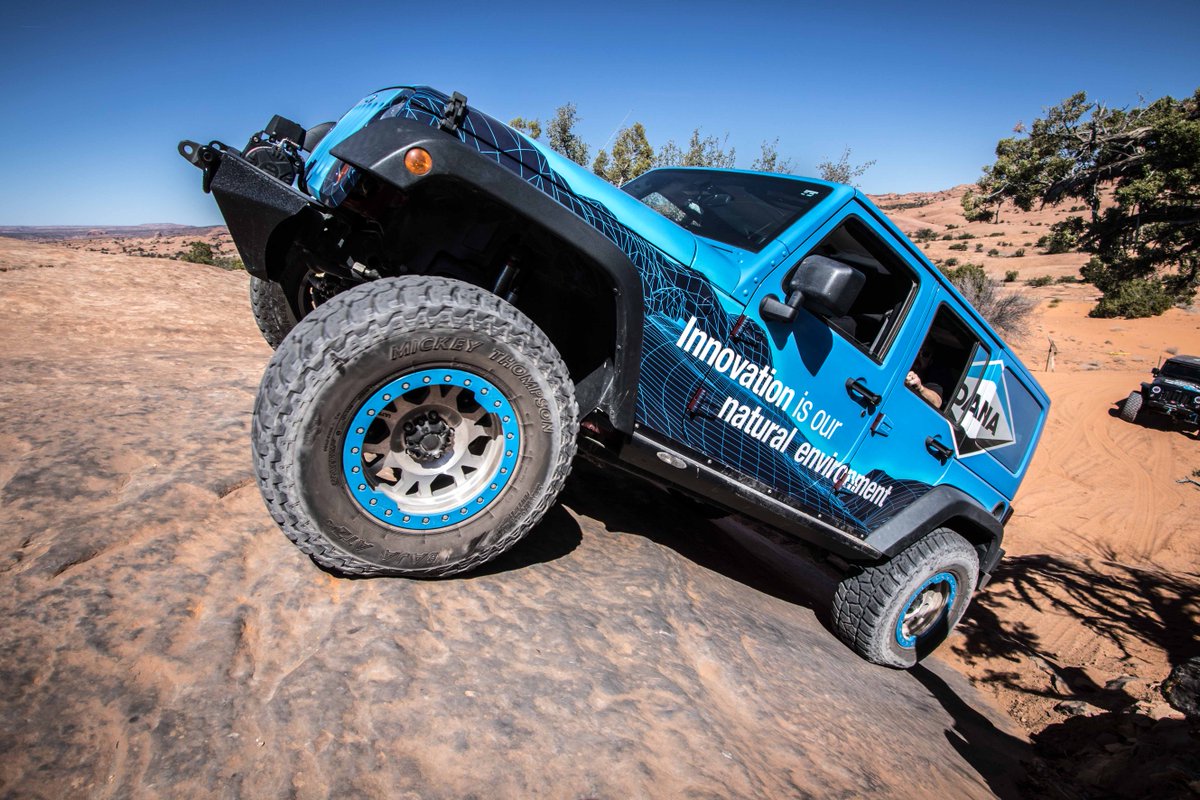 spicerparts's tweet photo. We're putting the #UltimateDana60 and #UltimateDana44 axles to work at #EJS2016!  #SpicerParts https://t.co/ntl8TRIct9