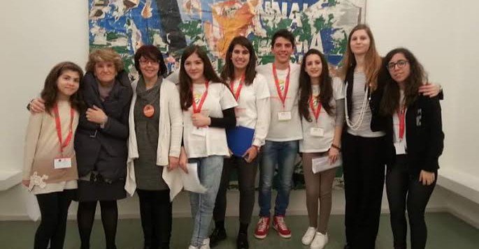 LEsuberante's tweet photo. #Soverato, liceo scientifico alla scoperta di #MimmoRotella per le giornate Fai https://t.co/r5XDYUiYn0 https://t.co/0dB7StBdsG