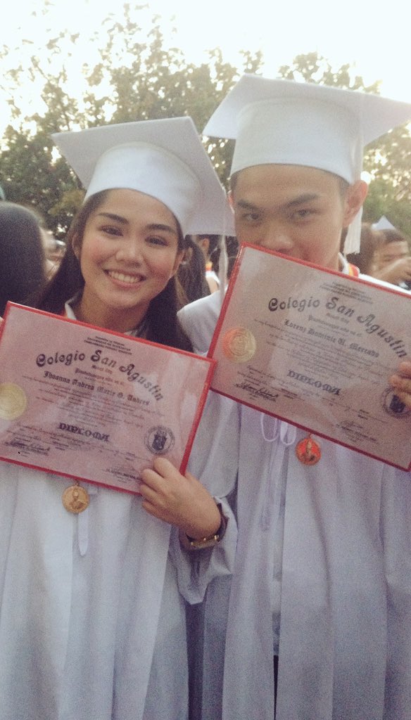 jamandress's tweet photo. Pati feelings grumaduate??? HAHAHAHAHAHA charot #BatchAwkward2k16 na ba https://t.co/2wpBbWBfFU