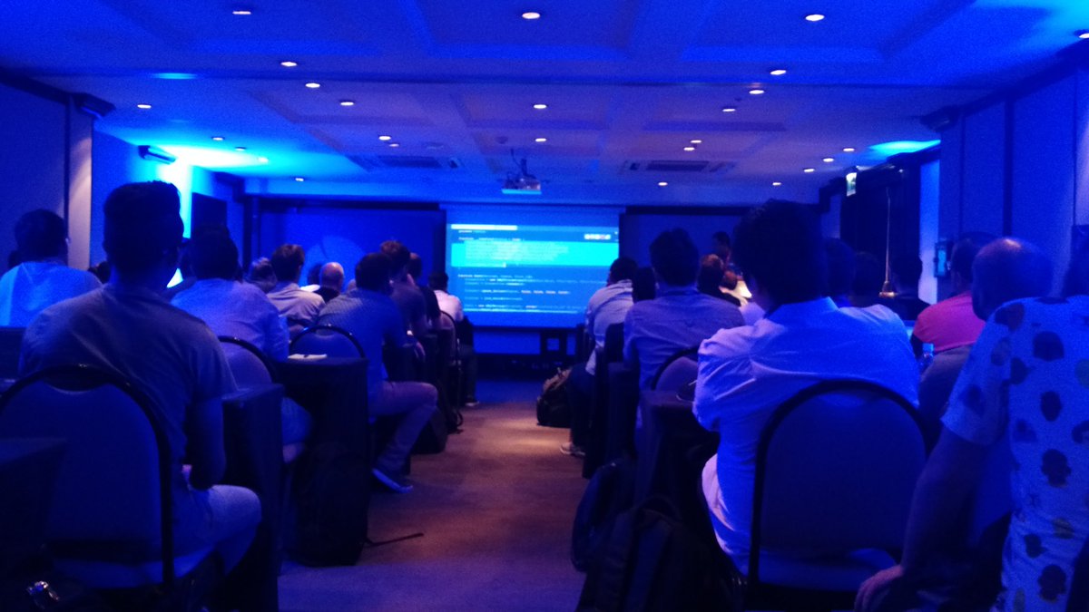 xthiago's tweet image. Workshop de Command Bus aqui no #phpx #phpsp