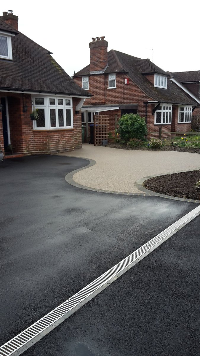 WildingDean's tweet photo. Another driveway done.#resinbound https://t.co/AHYBtg7Jg9