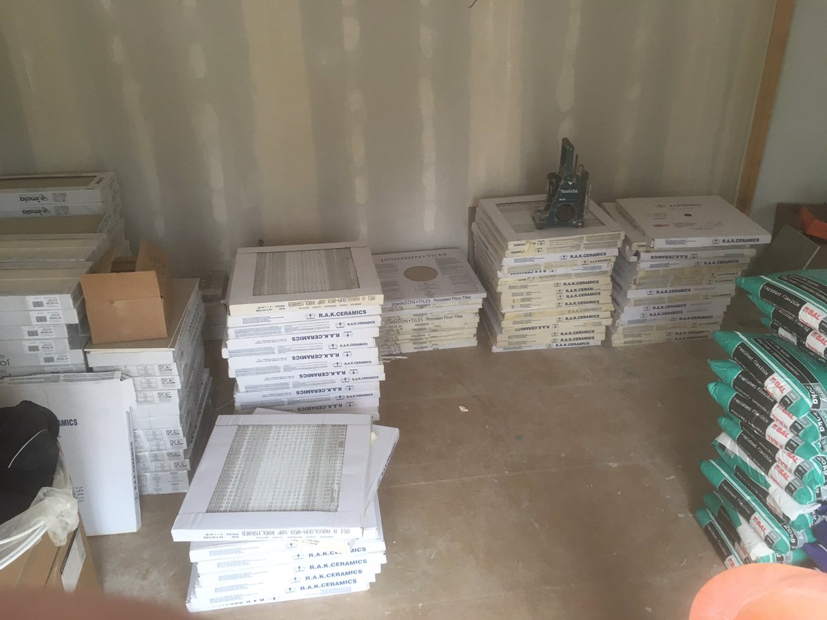 proftiling's tweet image. Started another new build today , first part 85m2 kitchen/dining/hall 👍  @BALtiling @SchluterSystems @Collinson_ltd