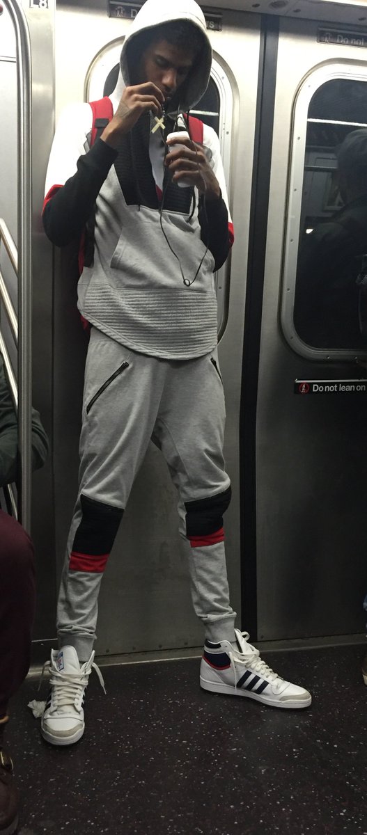 FashionTurnstyl's tweet photo. Streetwear #paired #hoodie #sweatpants #colorblock #adidas #focus #skateboardingstyle #soho #nyc #subway #fashion https://t.co/9suE7NIdfW